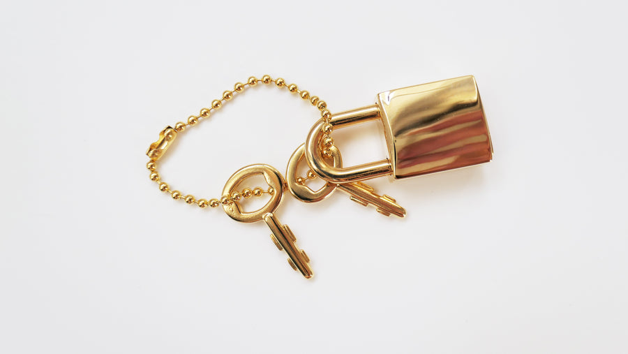 Padlock With 2 Keys and a Chain - Gold